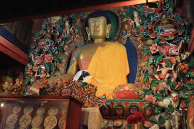 テンボチェのお寺