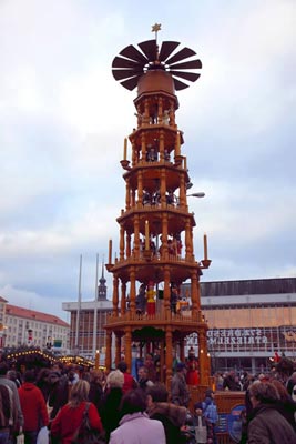 dresden_pyramide.jpg