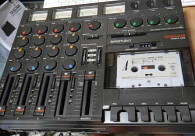 TASCAM PORTA TWO テープ・マルチトラックレコーダー ジャンク がた TASCAM PORTA TWO テープ・マルチトラックレコーダー ジャンク がた