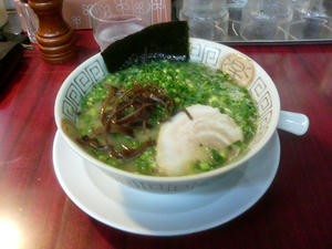 伊奈町にある、楓神のネギとんこつラーメン