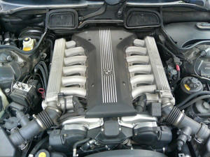 BMW  E38 750iL    V12 5400cc 
