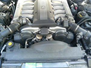 BMW E38 750iL V12気筒エンジン