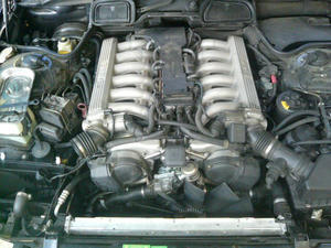 BMW(E38　750iL) 冷却水漏れ修理（三又ホース）