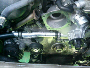 BMW(E38　750iL) 冷却水漏れ修理