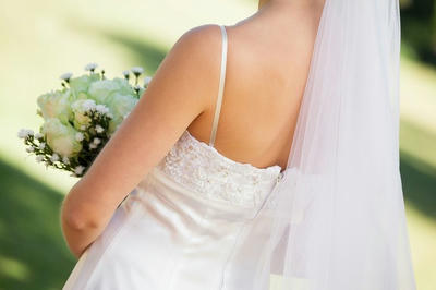 結婚式の詳細管理：問題に加えて、ロックを解除する花を保持する6つの新しい方法があります