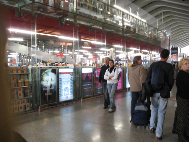 ローマ･テルミニ駅の本屋