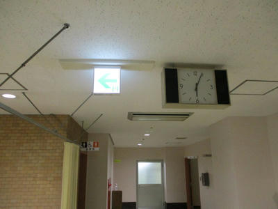 玄関ホール誘導灯アフター