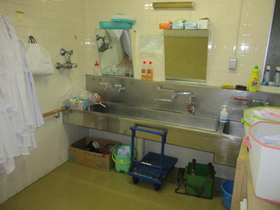 トイレの洗面。ビフォー