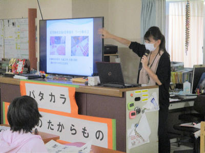 ９月の苑内研修の座学の様子