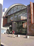 450px-Nuernberg_gnm_haupteingang_v_sw.jpg