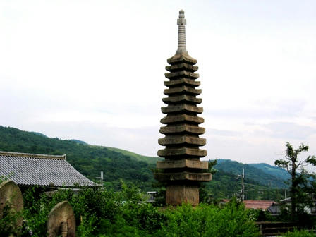 十三重の塔(重文)