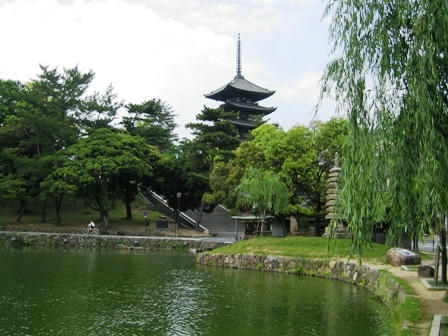 猿沢池からの五重塔