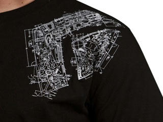 930420_tee_tech_bk_detail_R.jpg