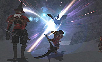 一度斬り付けて、逆手にして再度斬り付けていきます。