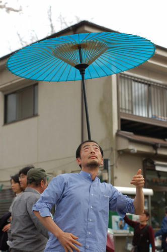 07熊八花見傘バランス