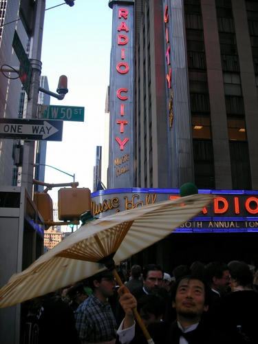 TONYAWARDS2006会場前