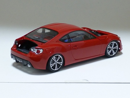 製作中のアオシマプリペイントモデルTOYOTA86