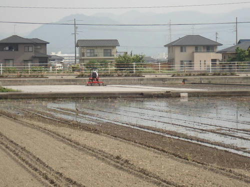 水を引く