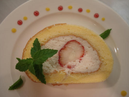イチゴのロールケーキ
