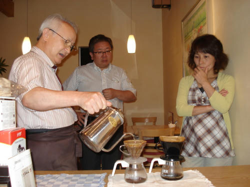 三つ穴と一つ穴ドリッパーを同時に