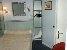 parishotel01.jpg