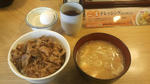 『松屋』牛丼・豚汁