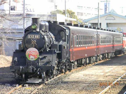 「SLもおか」号（2012年2月11日・下館駅）