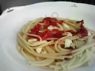 ミニトマト＆チーズのパスタ