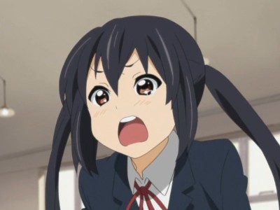あずにゃん怒るプンスカ
