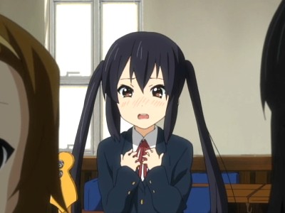 あずにゃん心配　(&acute;;&omega;;`)ﾌﾞﾜｯ