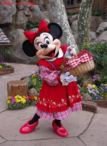 ベリーミニーちゃん Disney Report 犬とアヒルに夢中