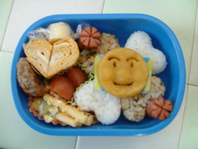 花のおにぎり弁当