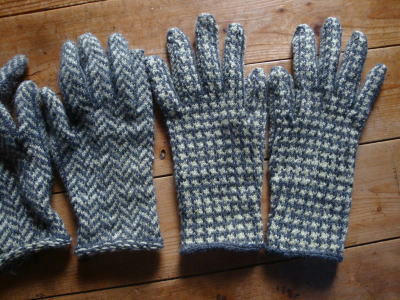 110221glove3.jpg