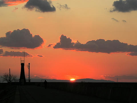 もも色な夕陽