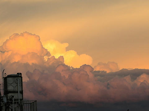 燃える雲