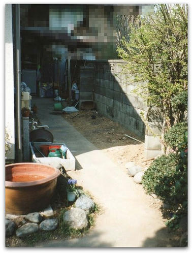 001a.jpg