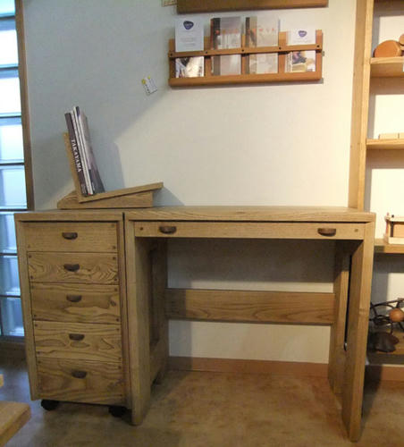 kuridesk1.jpg