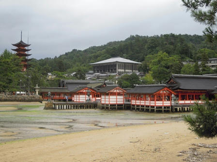厳島神社と五重塔