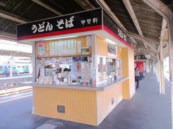 中央軒・鳥栖駅下り６番ホーム