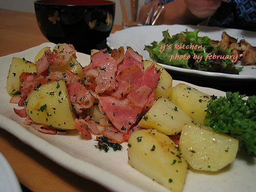 じゃがいもとベーコンの炒め物