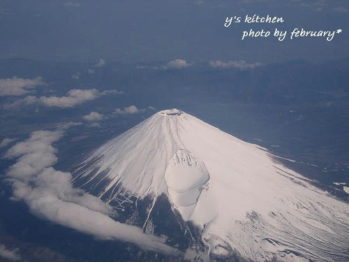 飛行機の中からの富士山