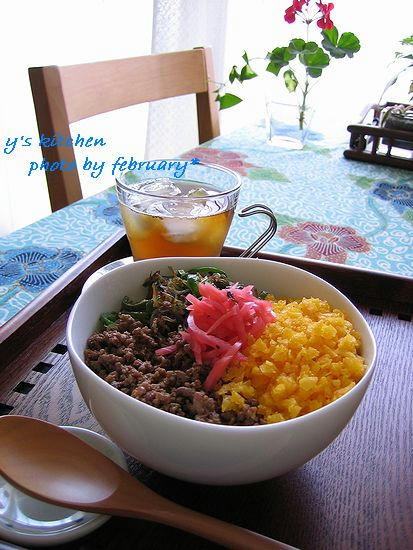 三色丼