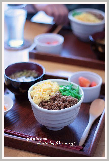 三色丼