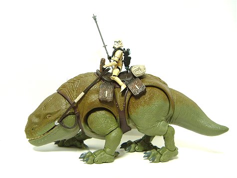 激レア デューバック サウンド トイ Sandtrooper Sergeant™ & Dewback™ Sixth Scale Figure Set by