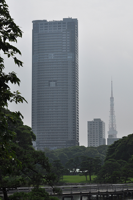 東京タワーも思い出してあげてください。