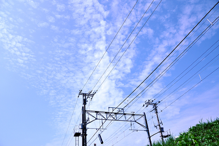 架線と青空