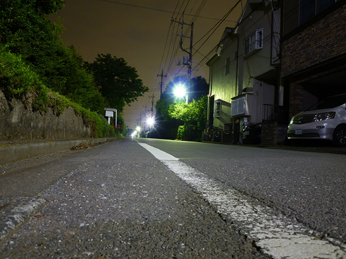 静寂の夜道