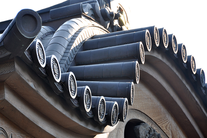 深大寺の瓦屋根