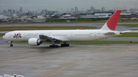 P1010806(b777-300er ja733j)
