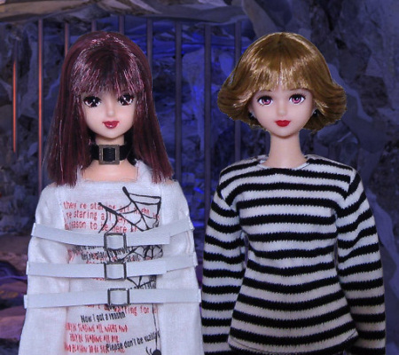 ハロウィン2011 マギーシオン@ボーダーロングTシャツ シスターB@パンクゴーストワンピース 牢屋・刑務所